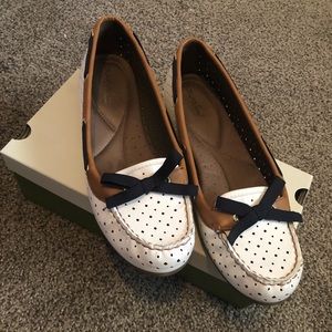 Natural Soul White, Cognac, Navy Loafer